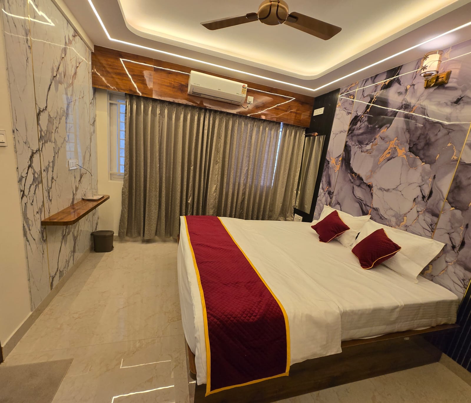 AC Semi Deluxe room at BashHotels